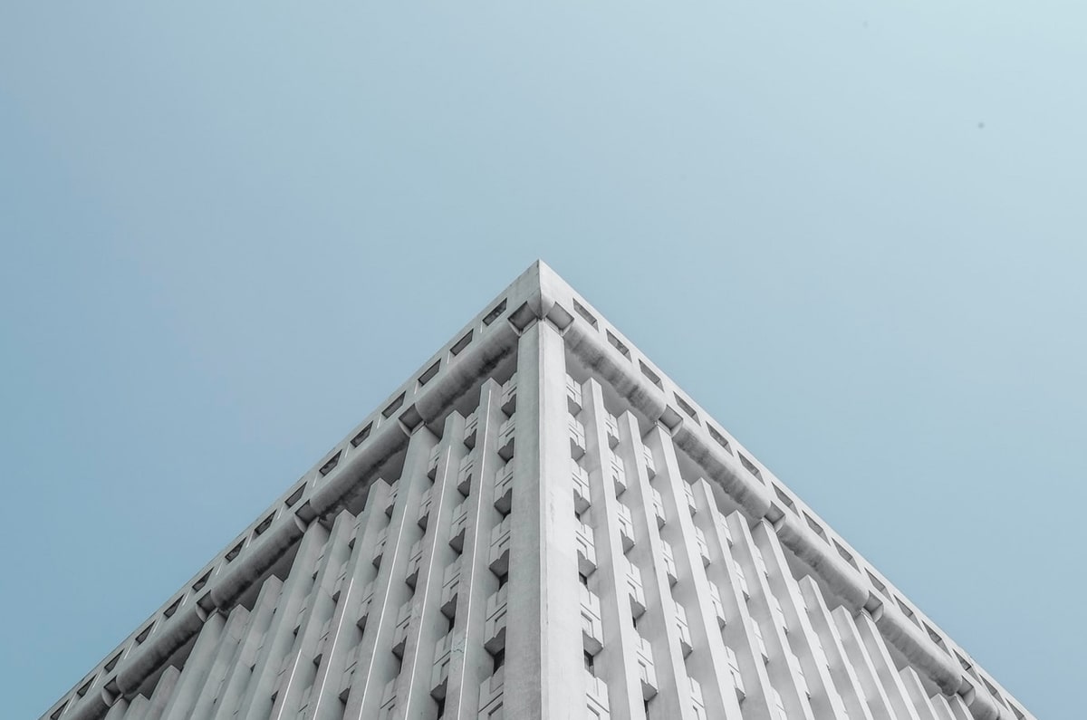 足协：大连某俱乐部提起民事诉讼，张某某纠纷案中止审理